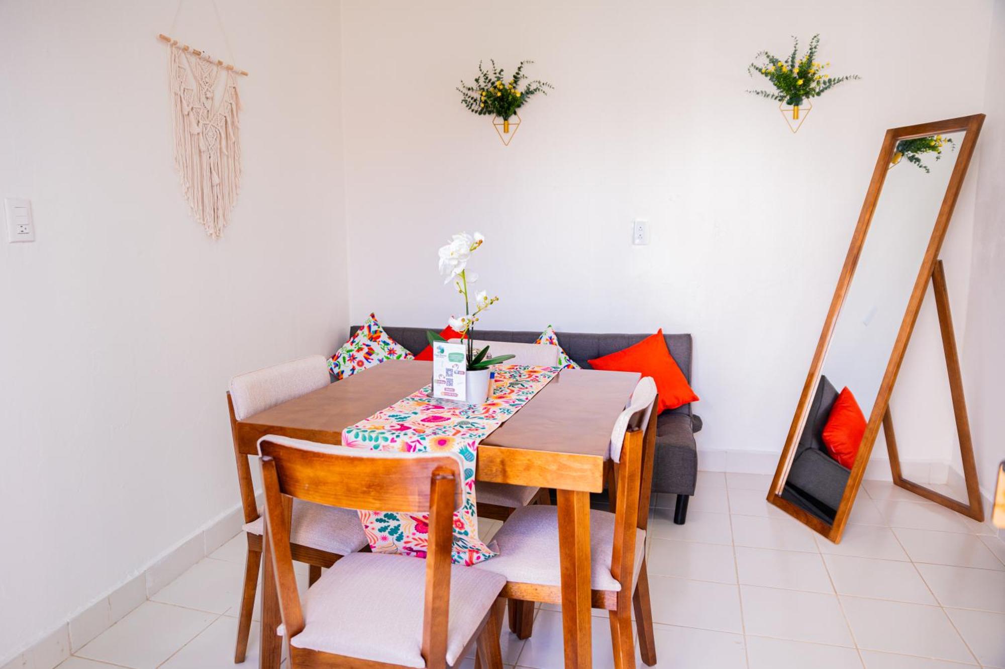 Casa Blanca Apartment *